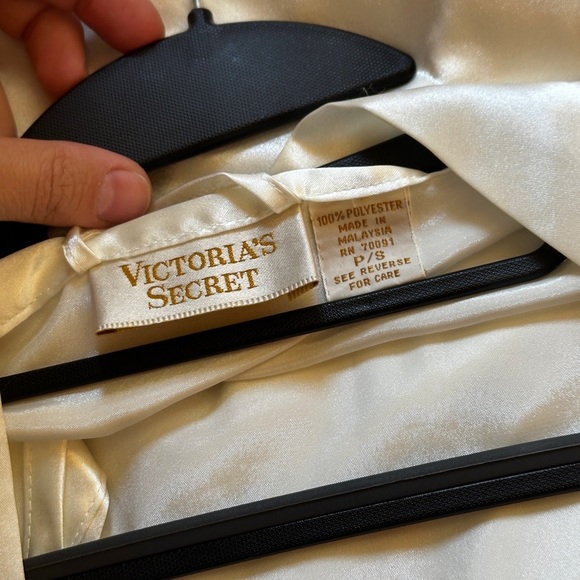 Vintage Victoria’s Secret Robe Small White Satin Gold Label Bridal Wedding 90sVS - Picture 3 of 6